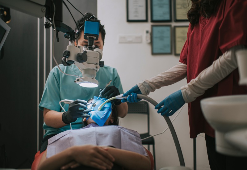 Root canal treatment with microscope in Antioch, IL dental clinic